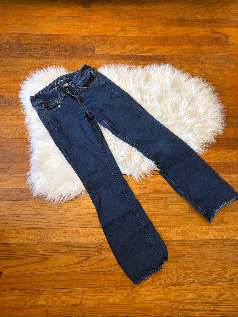 American Eagle Women’s Dark Wash Artist Stretch Jeans; Size 4